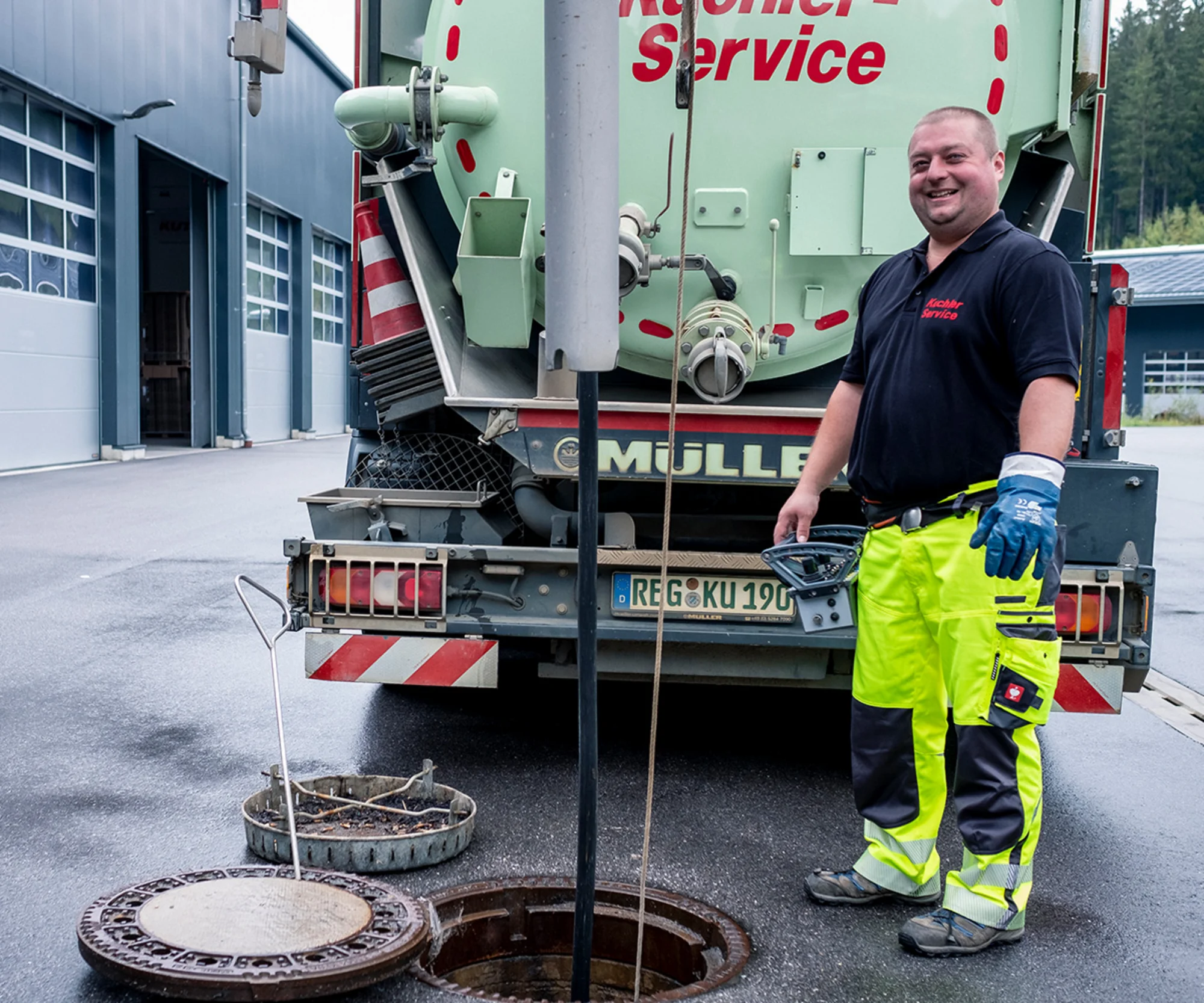 Schlammräumung und Entleerung eines Faulturms